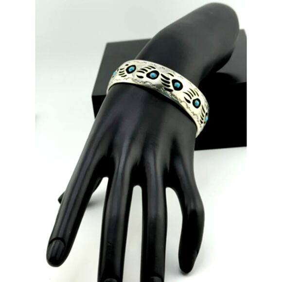 Navajo Bear Claw Turquoise Inset Bracelet Signed Pearlene Spencer - Picture 1 of 4
